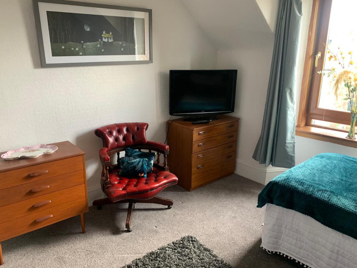 Spacious 5 Mins From Nature Reserve And Town Villa